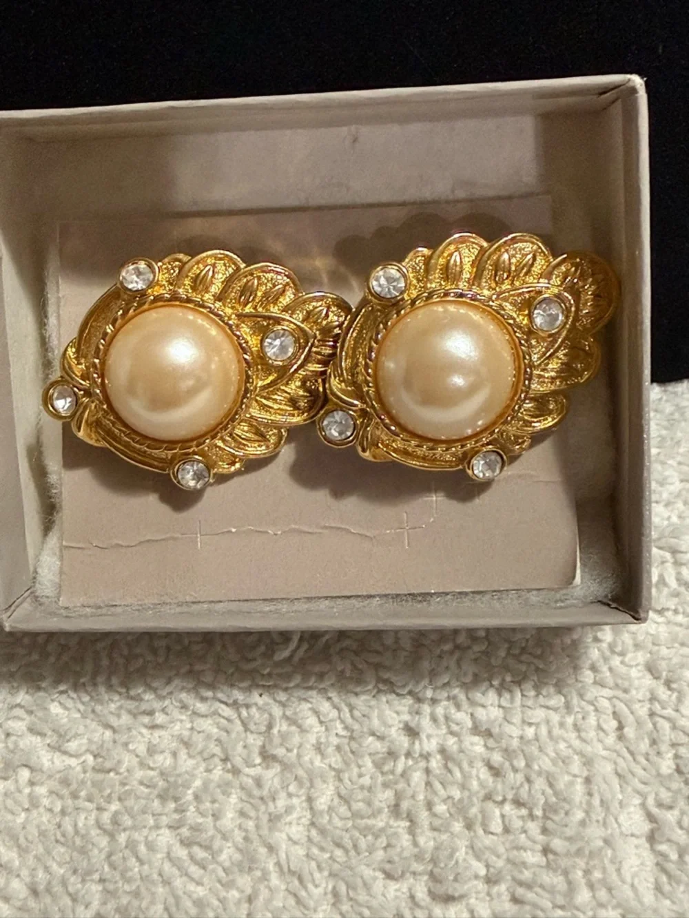 Vintage Avon Kenneth Lane Renaissance Earrings - Picture 1 of 2